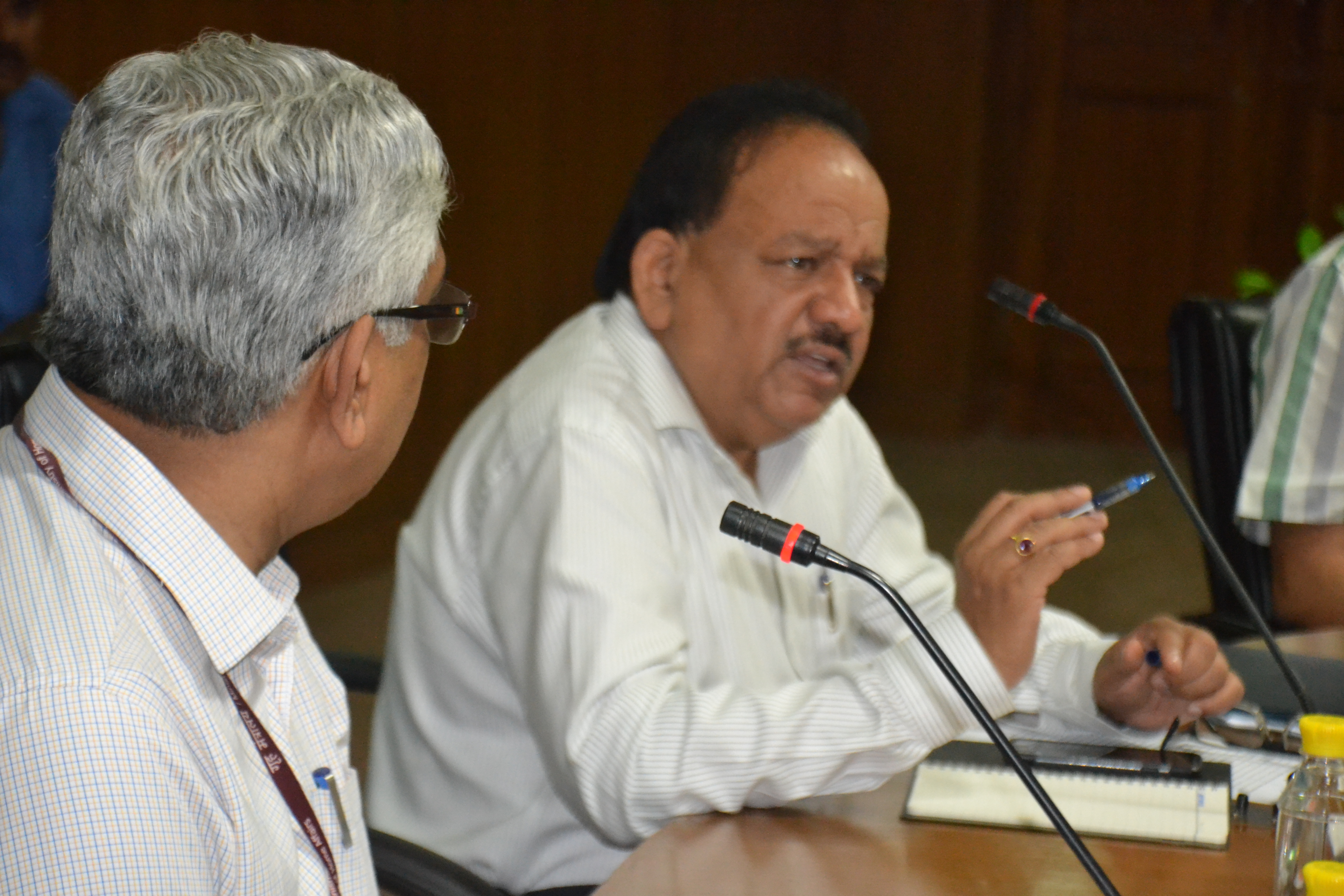 Dr. Harsh Vardhan Chairs Brainstorming Session