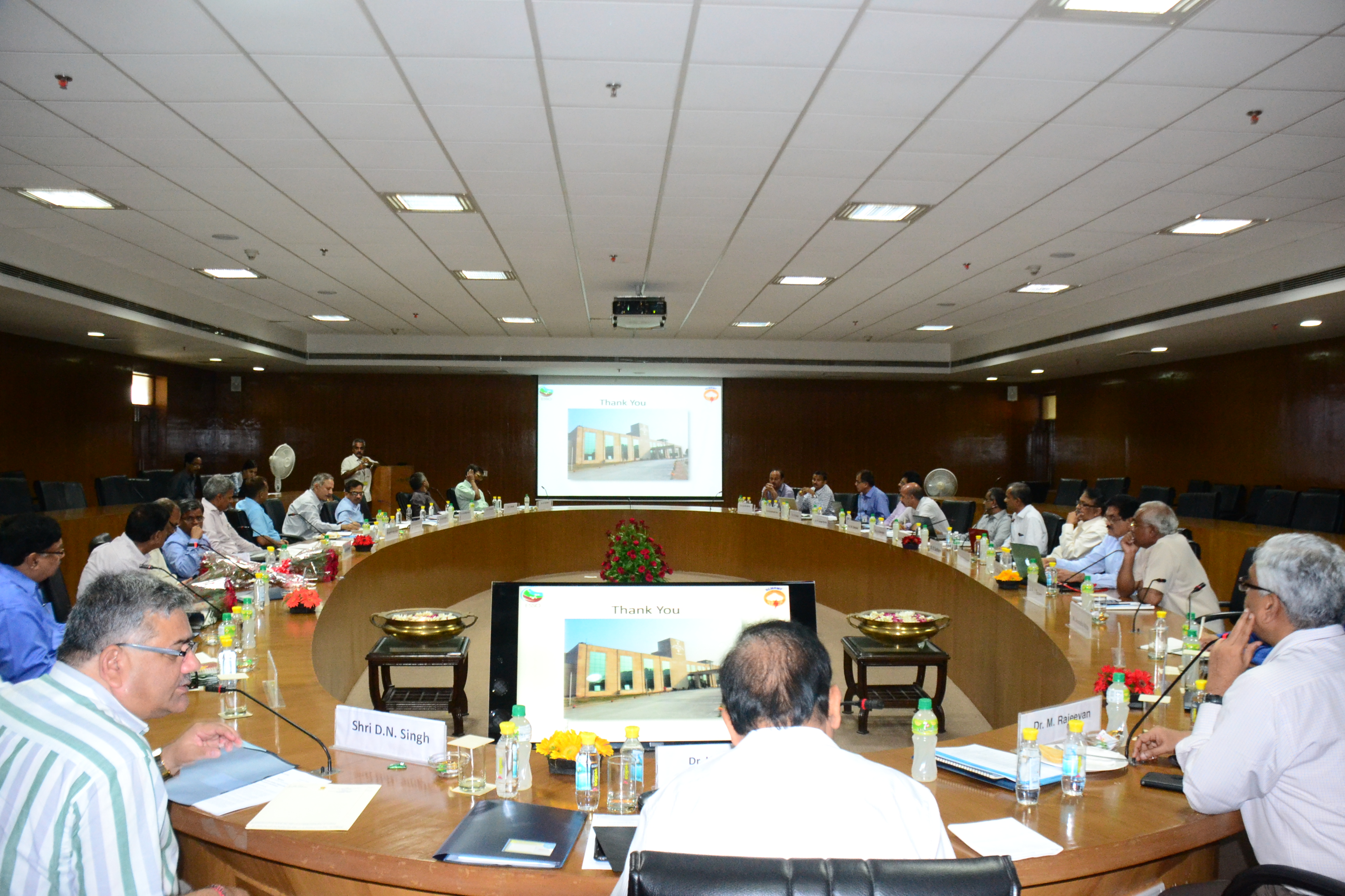 Dr. Harsh Vardhan Chairs Brainstorming Session