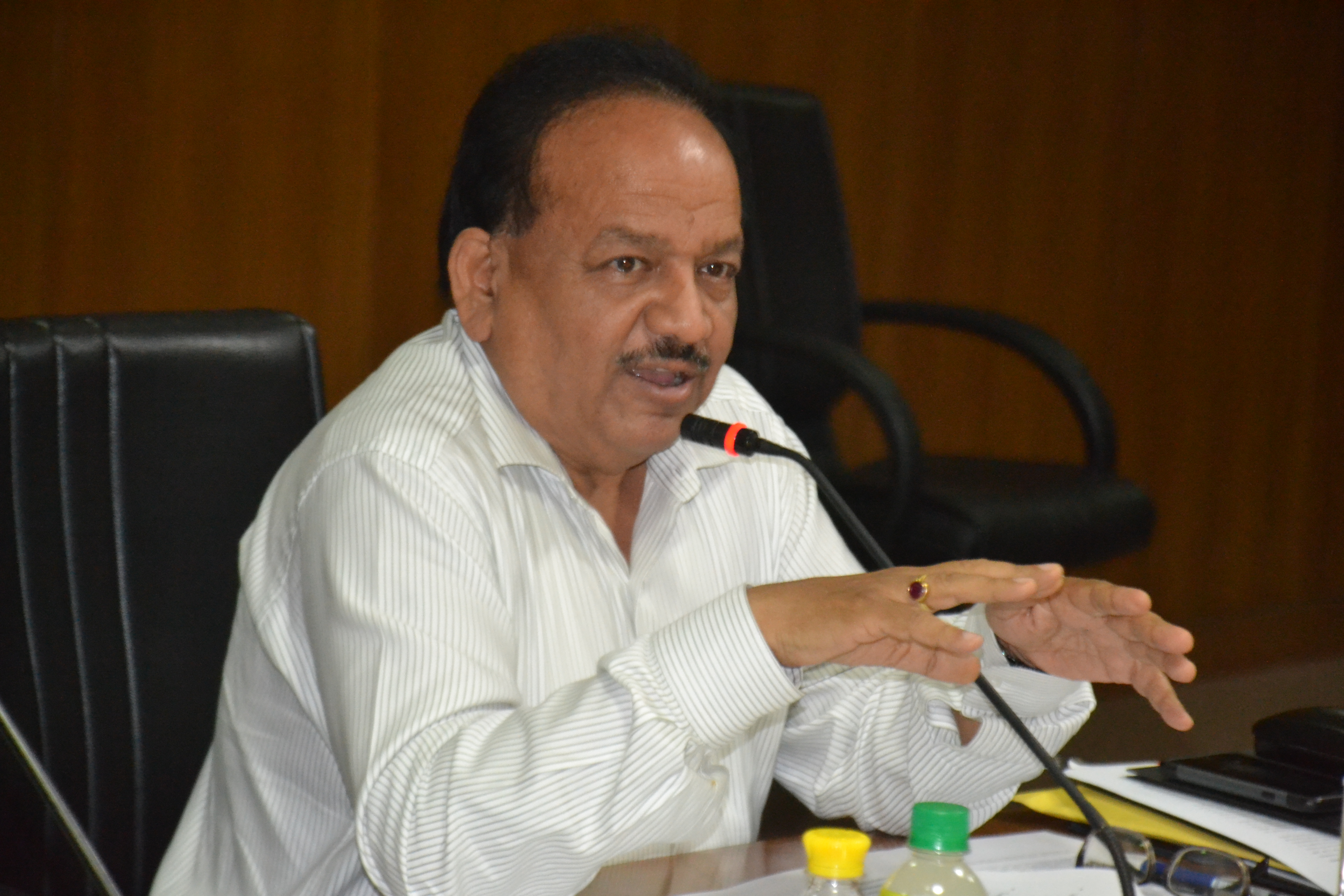 Dr. Harsh Vardhan Chairs Brainstorming Session