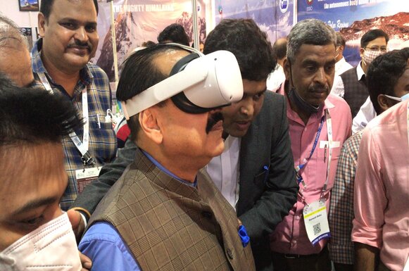 Hon'ble Minister Dr. Jitendra Singh visited the NCPOR stall 1