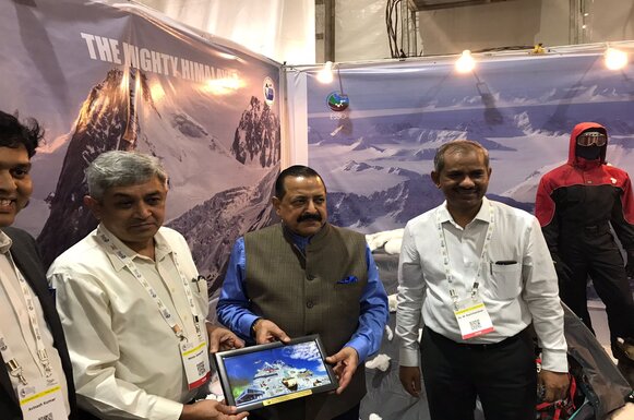 Hon'ble Minister Dr. Jitendra Singh visited the NCPOR stall 2